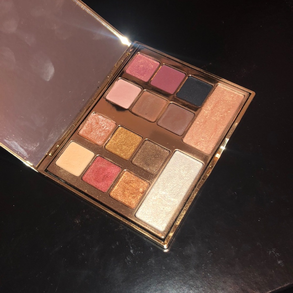 Gilded Desires eyeshadow palette
